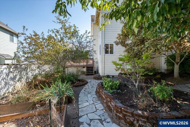 928 Feather Sky St NW, Salem, OR 97304