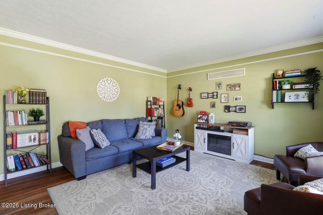 3751 Rouge Way, Louisville, KY 40218