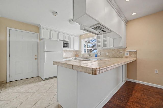 3290 Dry Creek Rd, Ione, CA 95640