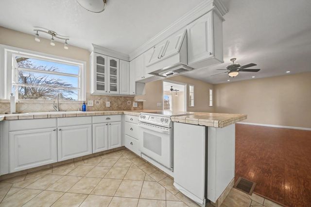 3290 Dry Creek Rd, Ione, CA 95640