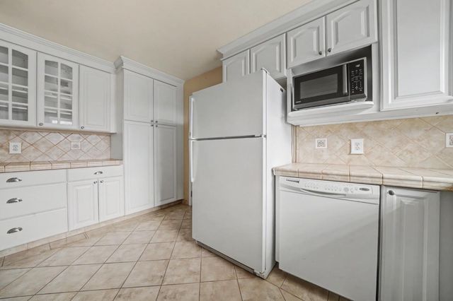 3290 Dry Creek Rd, Ione, CA 95640