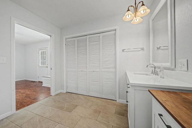 3290 Dry Creek Rd, Ione, CA 95640