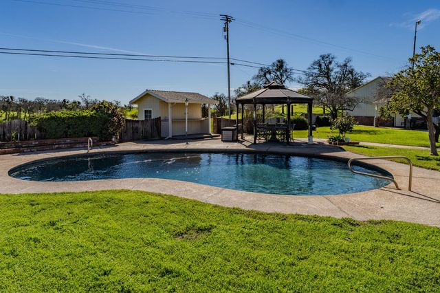 3290 Dry Creek Rd, Ione, CA 95640