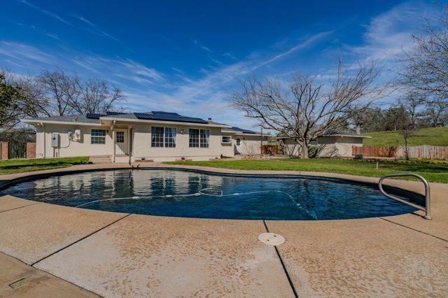 3290 Dry Creek Rd, Ione, CA 95640