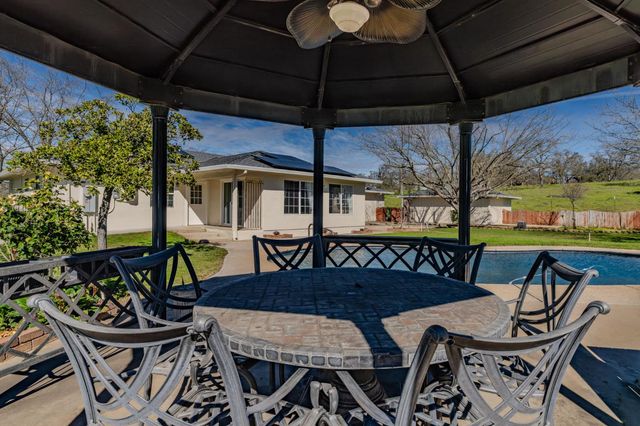 3290 Dry Creek Rd, Ione, CA 95640