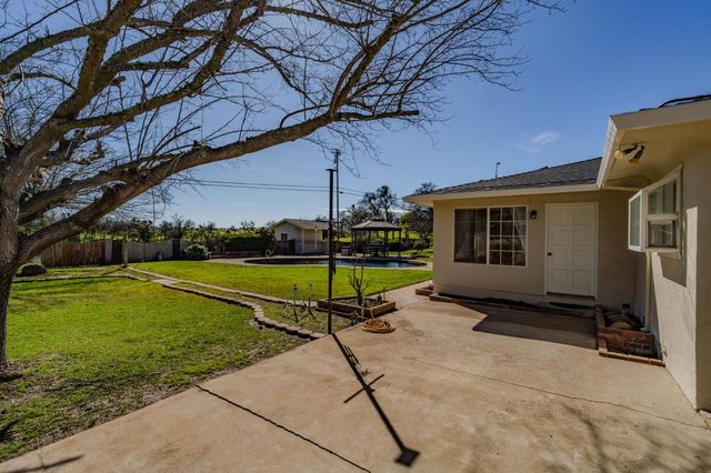 3290 Dry Creek Rd, Ione, CA 95640