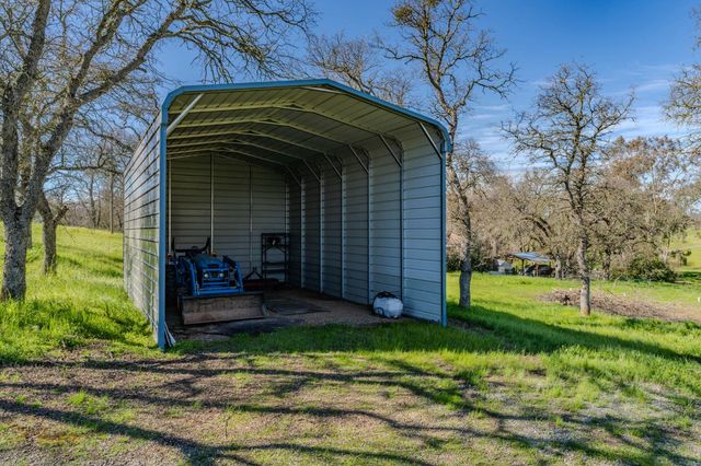 3290 Dry Creek Rd, Ione, CA 95640