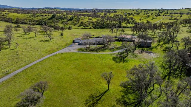 3290 Dry Creek Rd, Ione, CA 95640