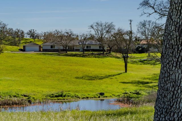 3290 Dry Creek Rd, Ione, CA 95640