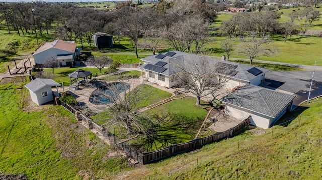 3290 Dry Creek Rd, Ione, CA 95640