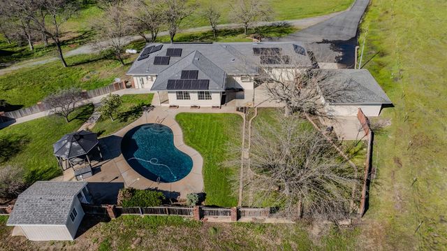 3290 Dry Creek Rd, Ione, CA 95640