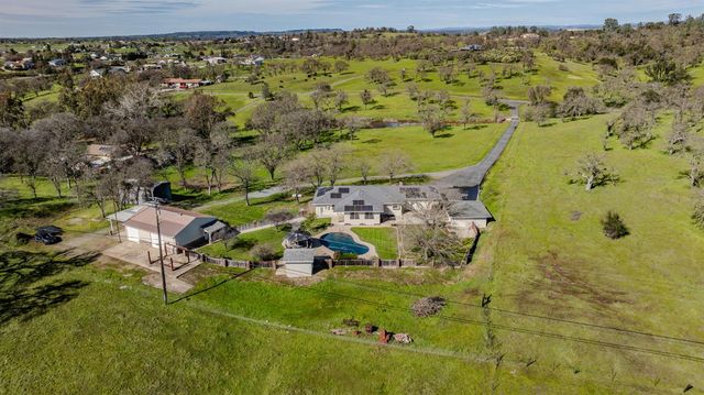 3290 Dry Creek Rd, Ione, CA 95640