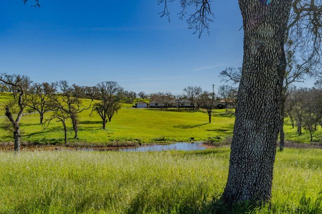 3290 Dry Creek Rd, Ione, CA 95640