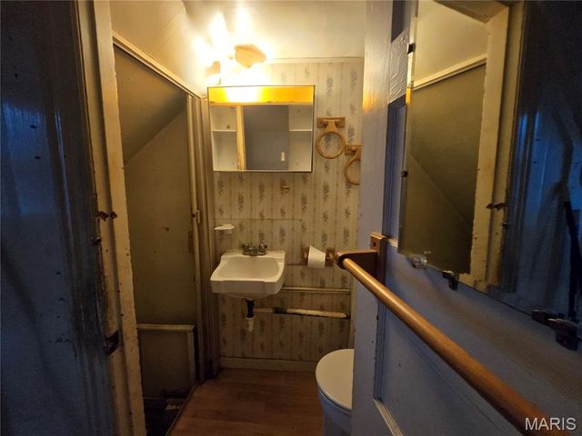 2704 Virginia Avenue, St Louis, MO 63118