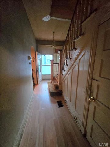 2704 Virginia Avenue, St Louis, MO 63118