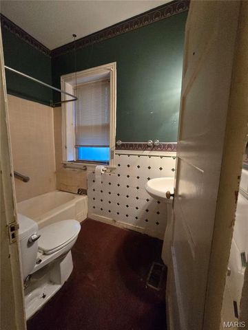 2704 Virginia Avenue, St Louis, MO 63118