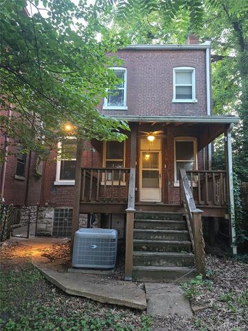 2704 Virginia Avenue, St Louis, MO 63118