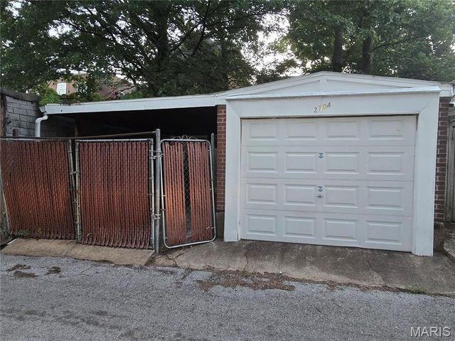 2704 Virginia Avenue, St Louis, MO 63118