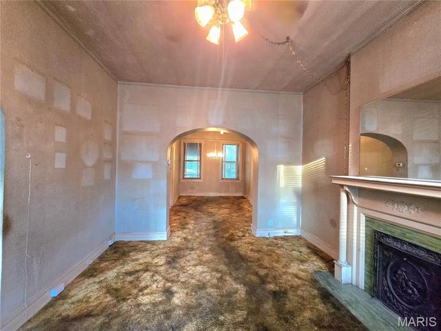 2704 Virginia Avenue, St Louis, MO 63118