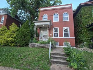 2704 Virginia Avenue, St Louis, MO 63118