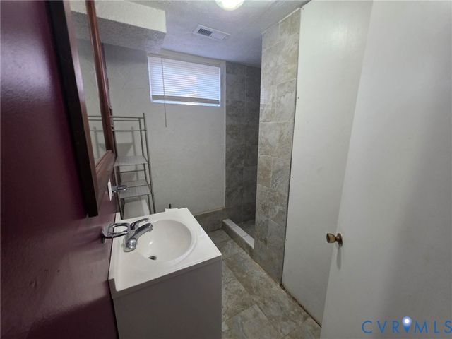 6197 Gary Ln, Mechanicsville, VA 23111
