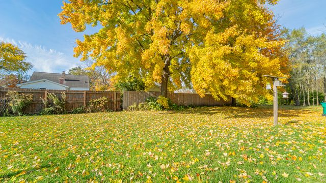 56339 Strasser Lane, South Bend, IN 46619