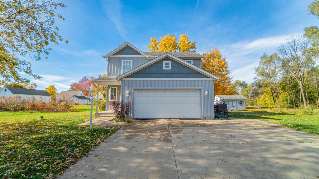 56339 Strasser Lane, South Bend, IN 46619