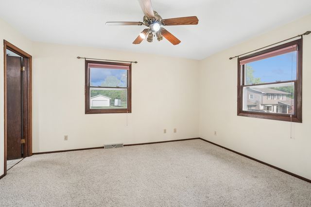 7 Hillcrest Court, Eldridge, IA 52748