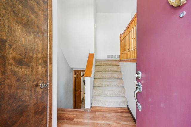 7 Hillcrest Court, Eldridge, IA 52748