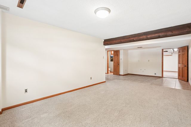 7 Hillcrest Court, Eldridge, IA 52748