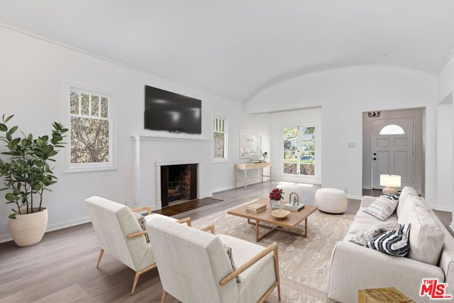 212 N Palm Drive, Beverly Hills, CA 90210