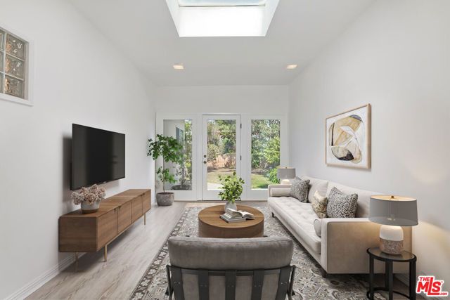 212 N Palm Drive, Beverly Hills, CA 90210