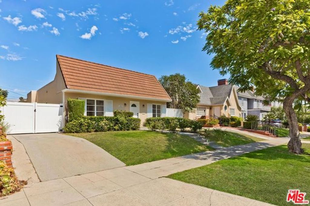 212 N Palm Drive, Beverly Hills, CA 90210