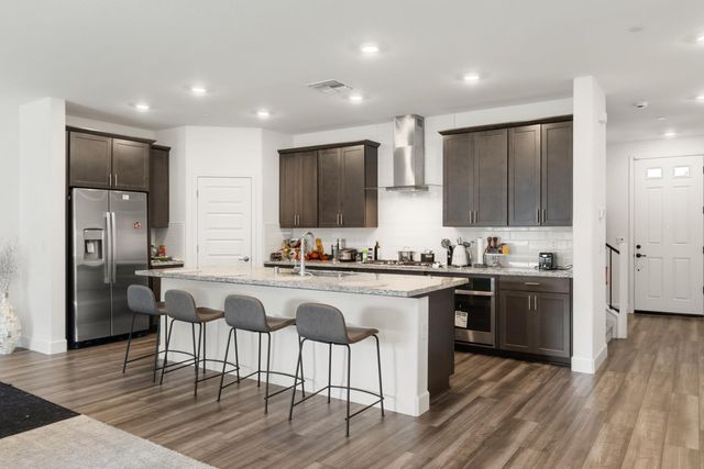 998 Fullerton Ranch Dr, Lincoln, CA 95648