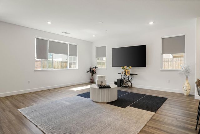 998 Fullerton Ranch Dr, Lincoln, CA 95648