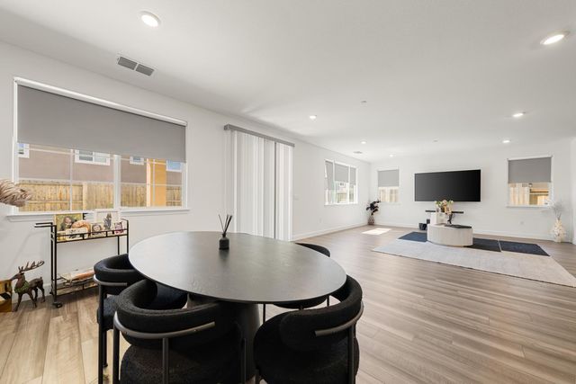 998 Fullerton Ranch Dr, Lincoln, CA 95648