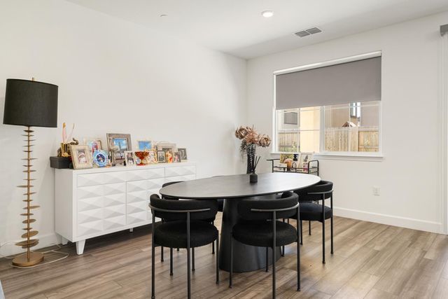 998 Fullerton Ranch Dr, Lincoln, CA 95648