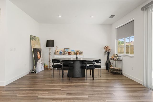 998 Fullerton Ranch Dr, Lincoln, CA 95648