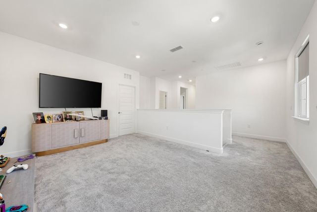 998 Fullerton Ranch Dr, Lincoln, CA 95648