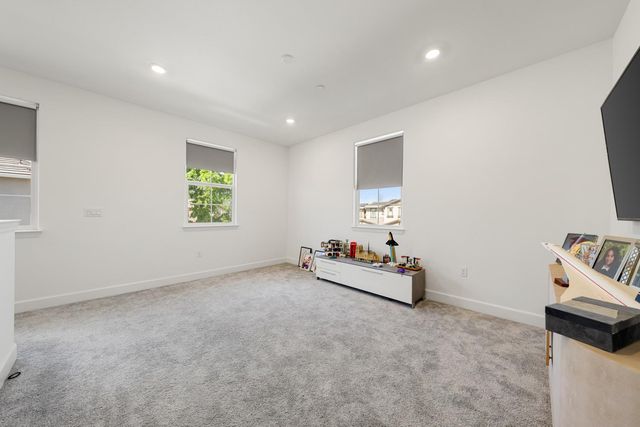 998 Fullerton Ranch Dr, Lincoln, CA 95648