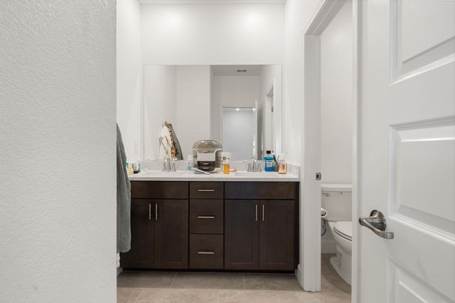 998 Fullerton Ranch Dr, Lincoln, CA 95648