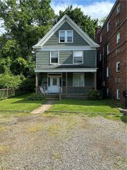 617 Center Ave, West View, PA 15229