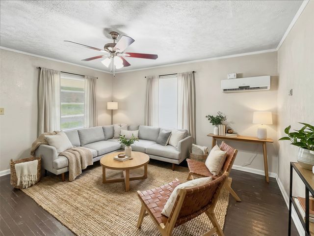 5013 Kessler Road, River Oaks, TX 76114