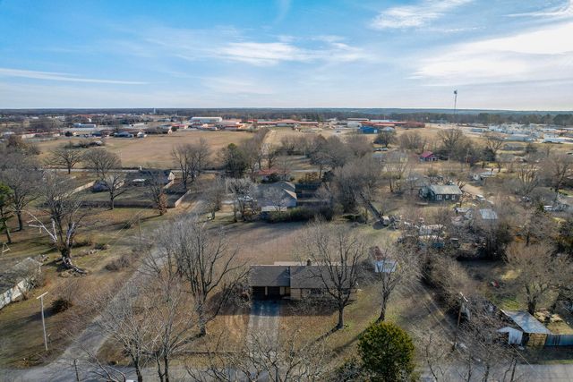 608 N 2nd Street, Jay, OK 74346