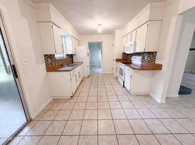 6854 HOLLY HILL Road, Melrose, FL 32666