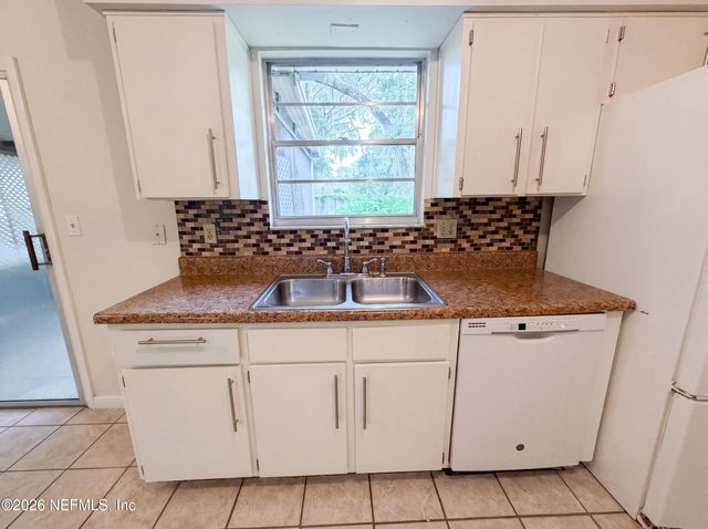 6854 HOLLY HILL Road, Melrose, FL 32666