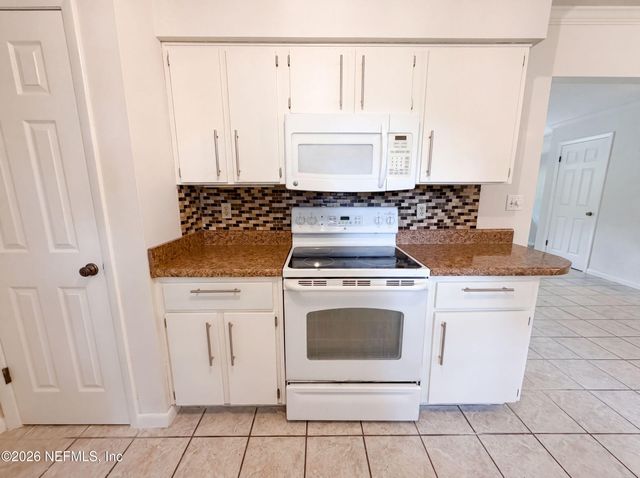 6854 HOLLY HILL Road, Melrose, FL 32666