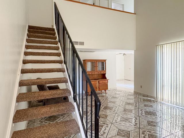 5001 Belle Terrace 6, Bakersfield, CA 93309