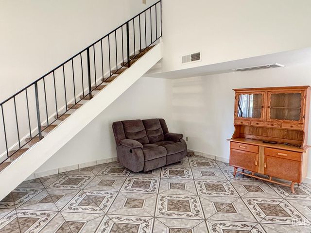 5001 Belle Terrace 6, Bakersfield, CA 93309