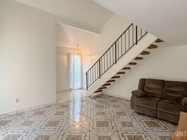 5001 Belle Terrace 6, Bakersfield, CA 93309